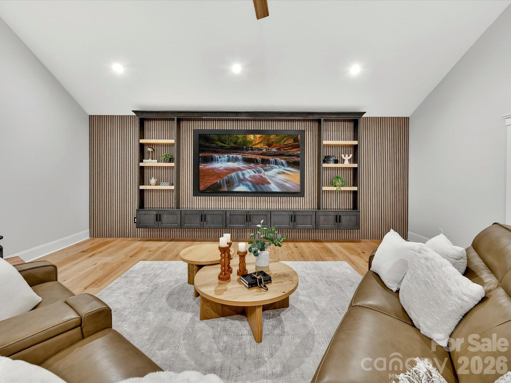 Point Largo - Residential