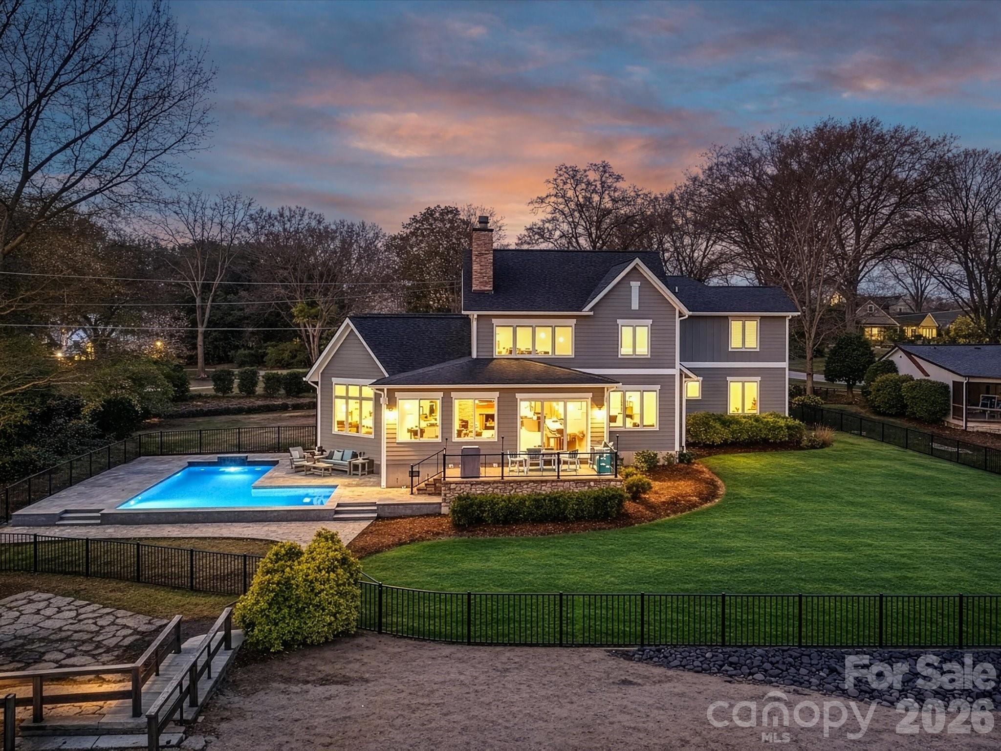 Point Largo - Residential