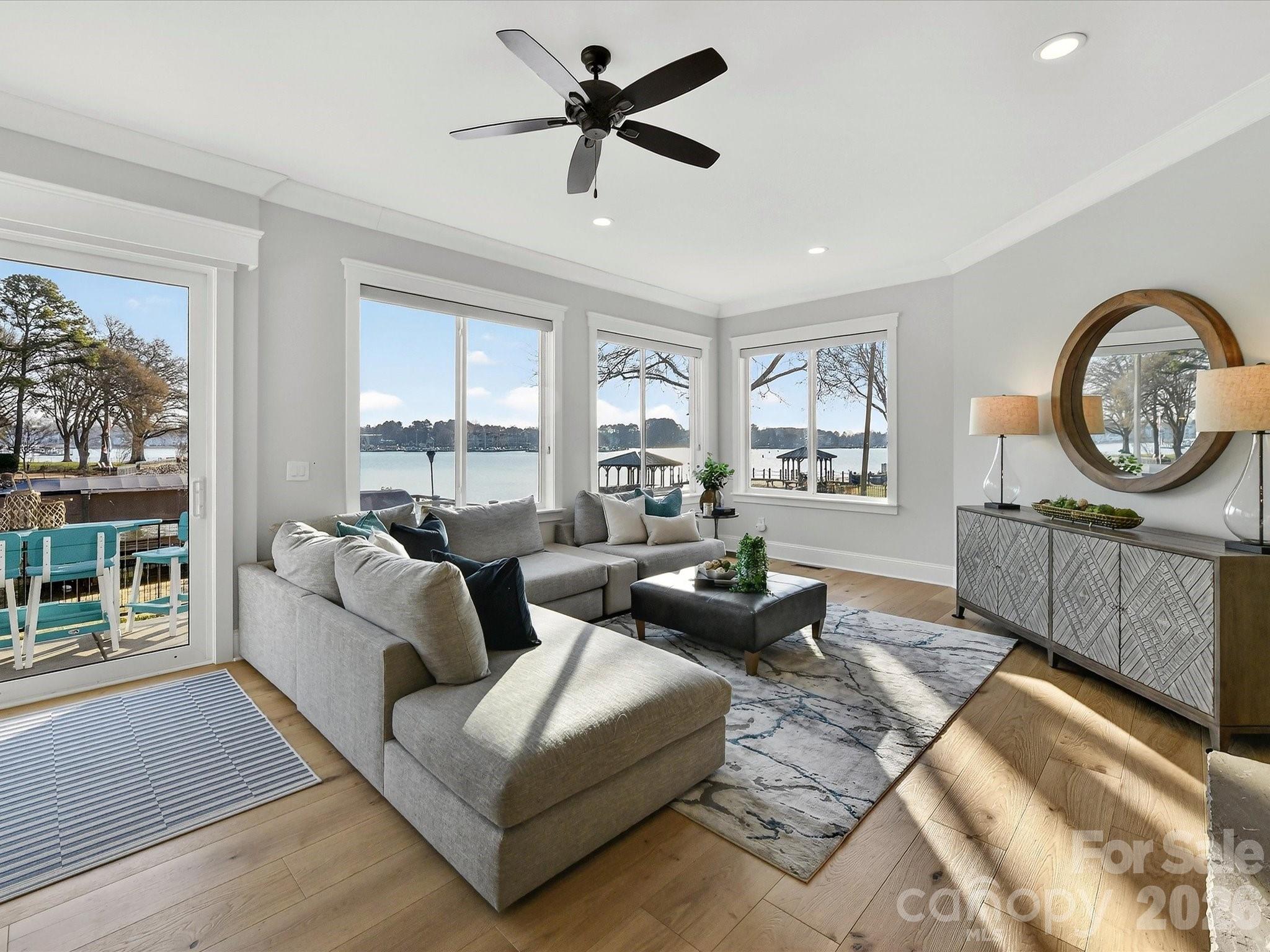 Point Largo - Residential