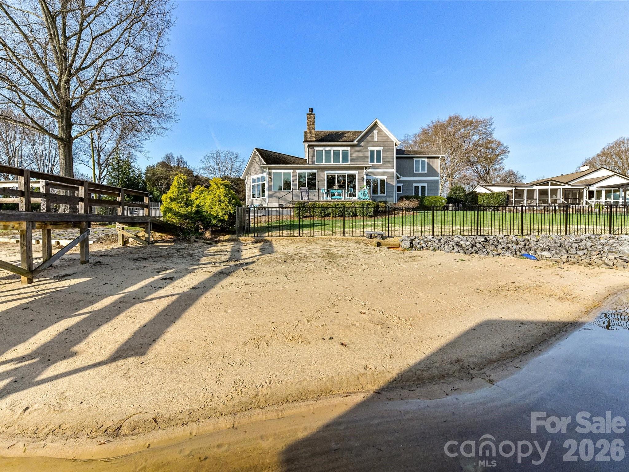 Point Largo - Residential