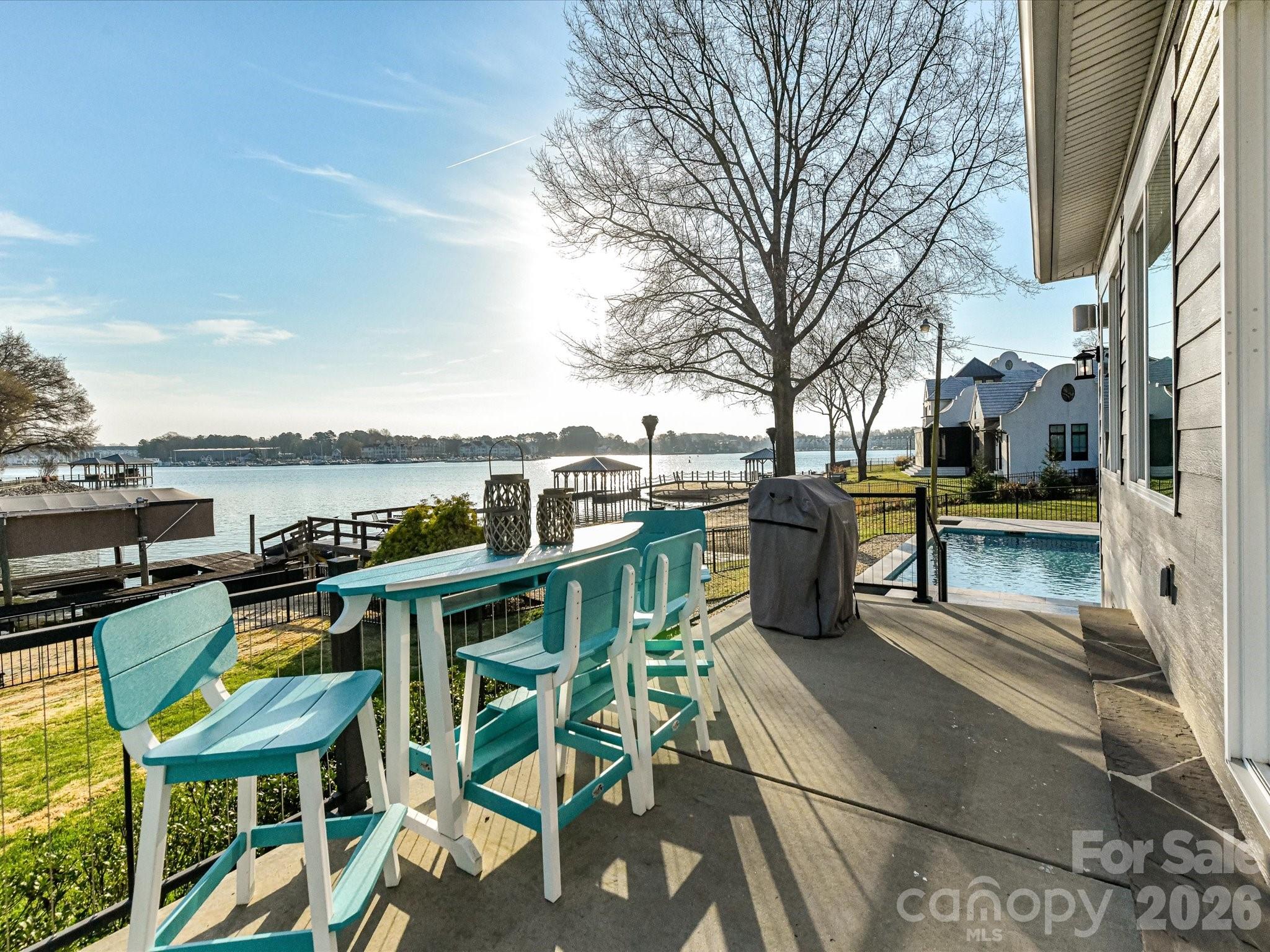 Point Largo - Residential