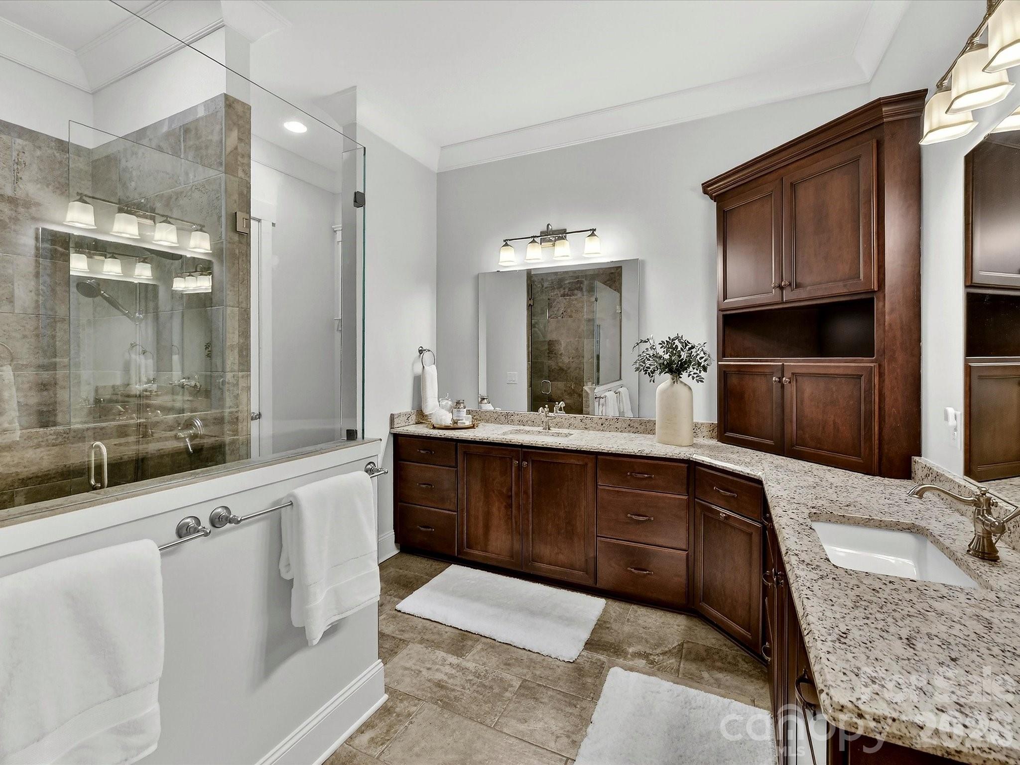 Point Largo - Residential