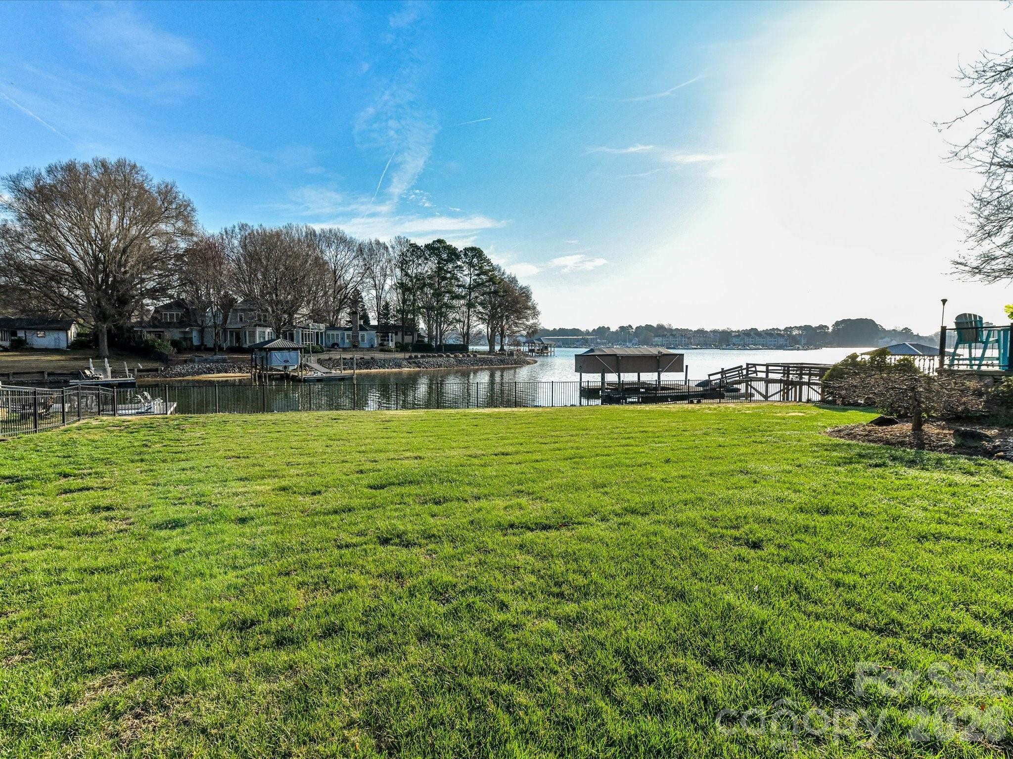 Point Largo - Residential