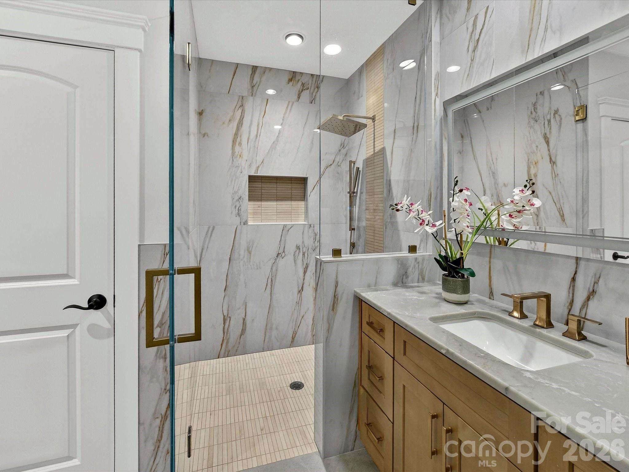 Point Largo - Residential