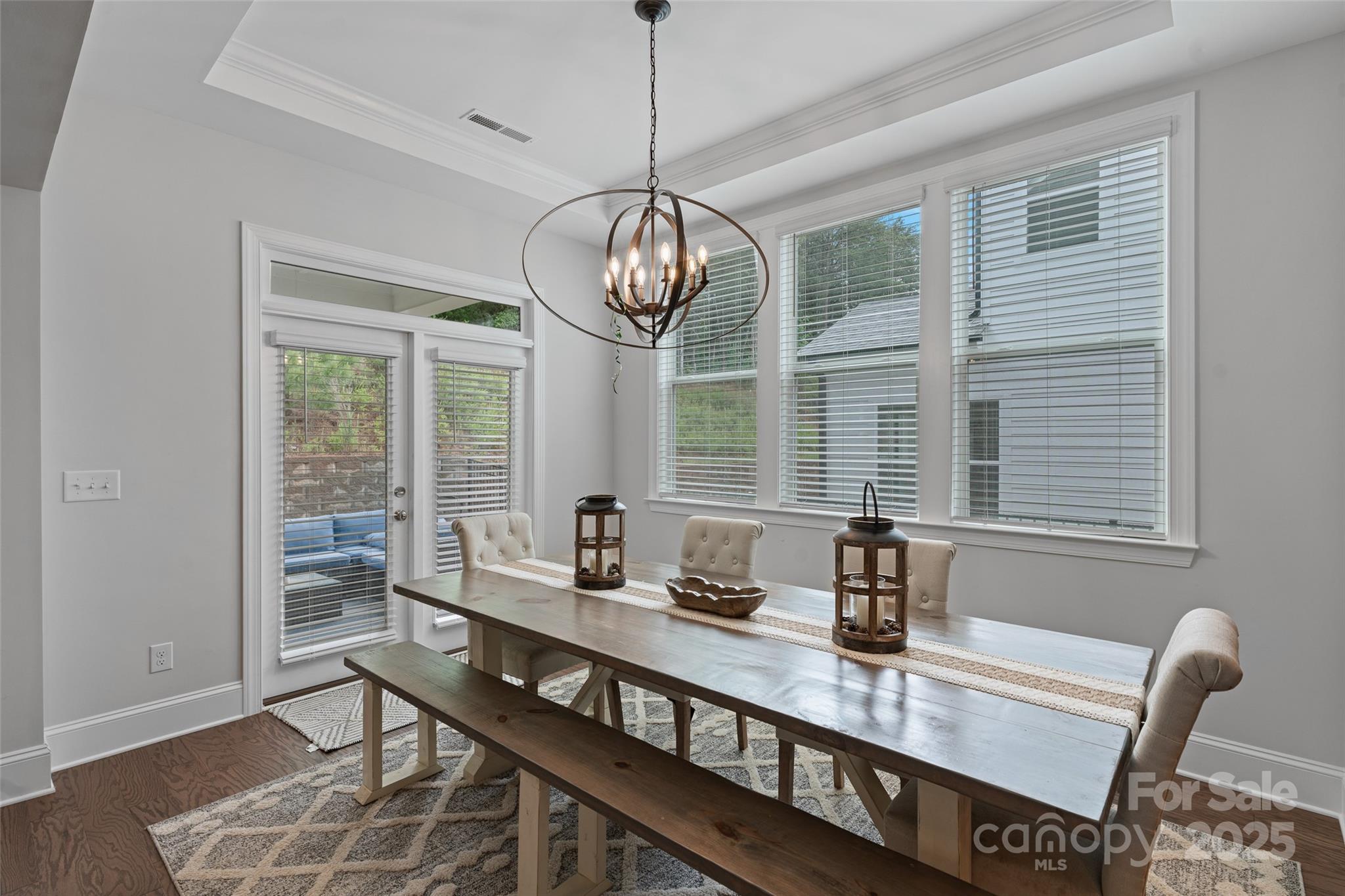 1390 Cedardale Lane