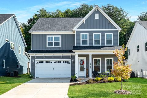 1390 Cedardale Lane Denver NC 28037