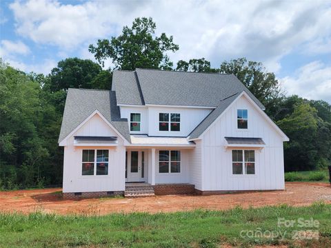 Single Family Residence in Clover SC 163 Triple Ponds Court.jpg