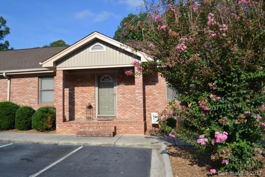 Cute as can be.  This 2 bedroom, 1.5 bath condo is in a great location with easy access to I-77, shopping and restaurants.  Large kitchen and spacious great room.  Great investment property or for primary residence.  Tenant occupied month to month.  Must give a 24 hour notice for showings.