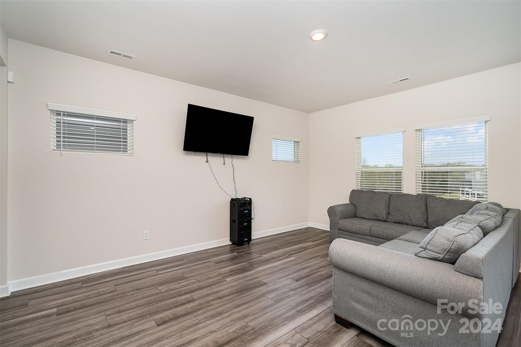 Anniston Chase - Residential