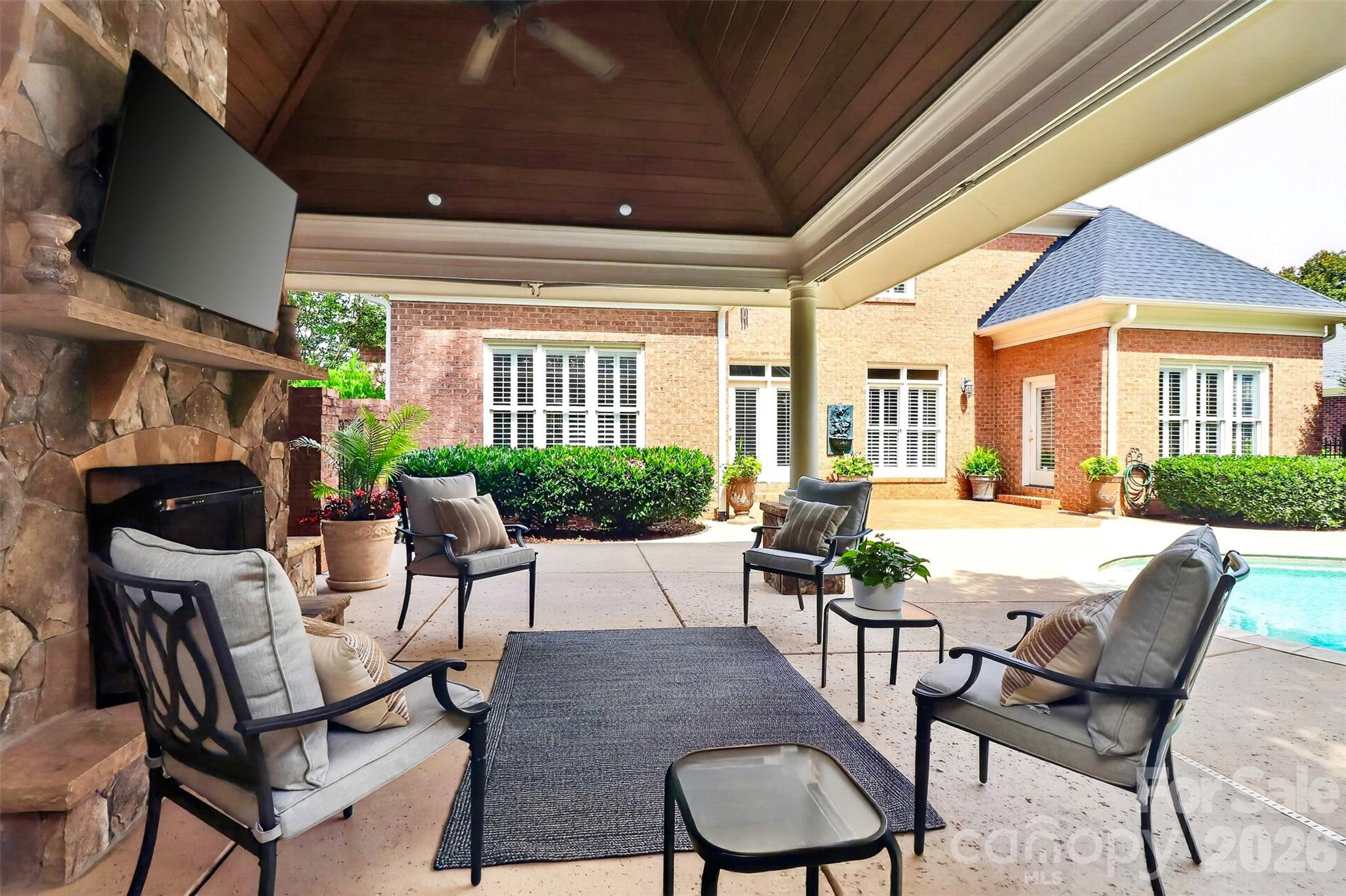6907 Meadow Run Lane