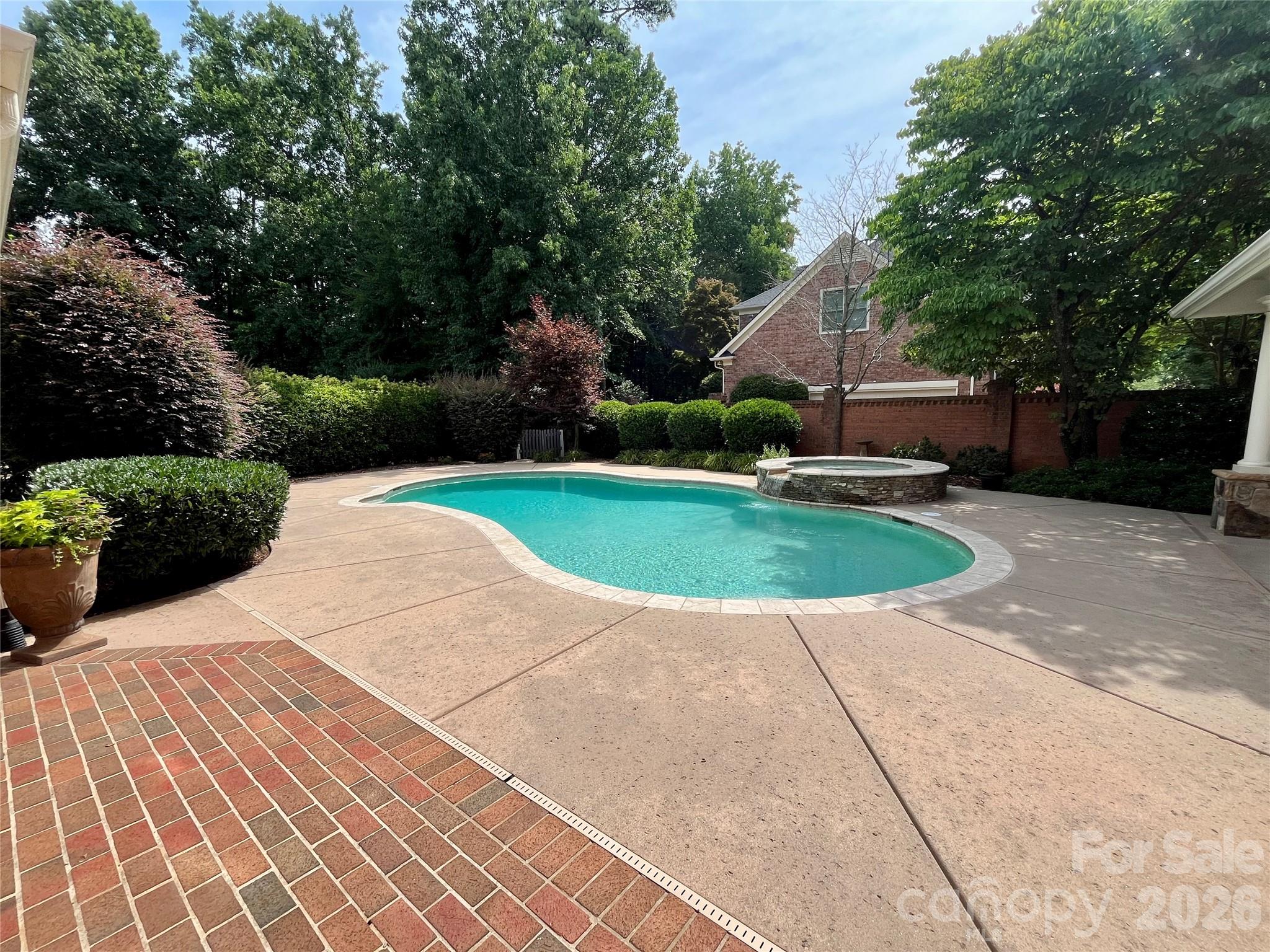 6907 Meadow Run Lane