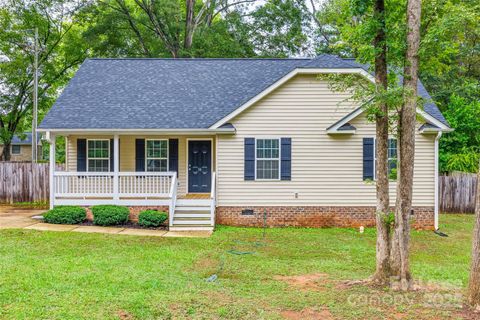 Photo of 16 Willglow Street, York, SC 29745 (MLS # 4311352)