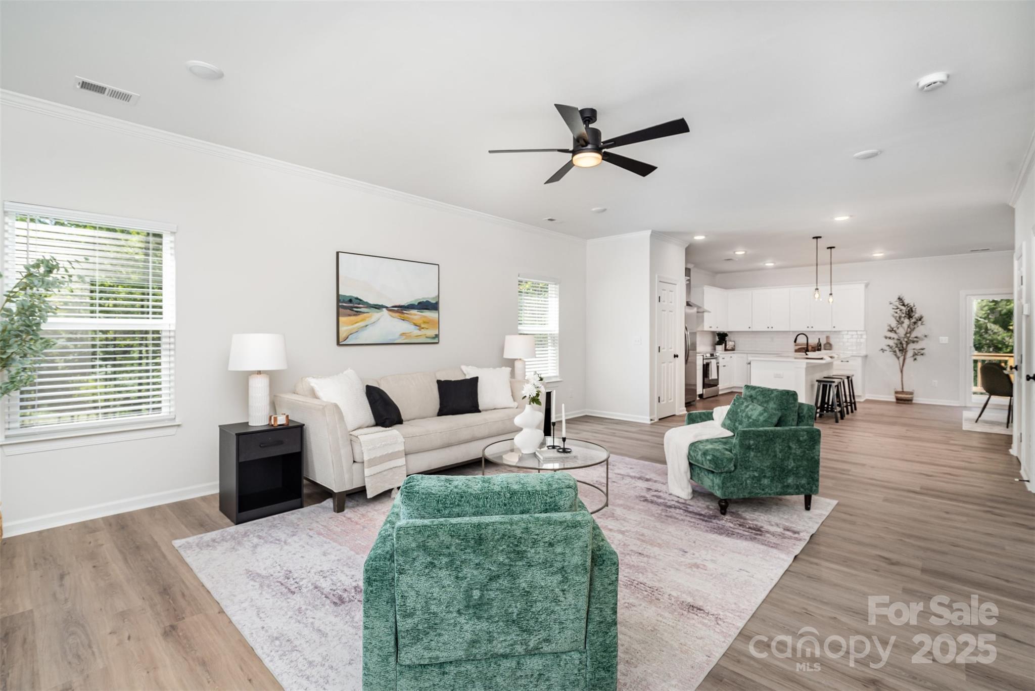 1563 Riverview Circle