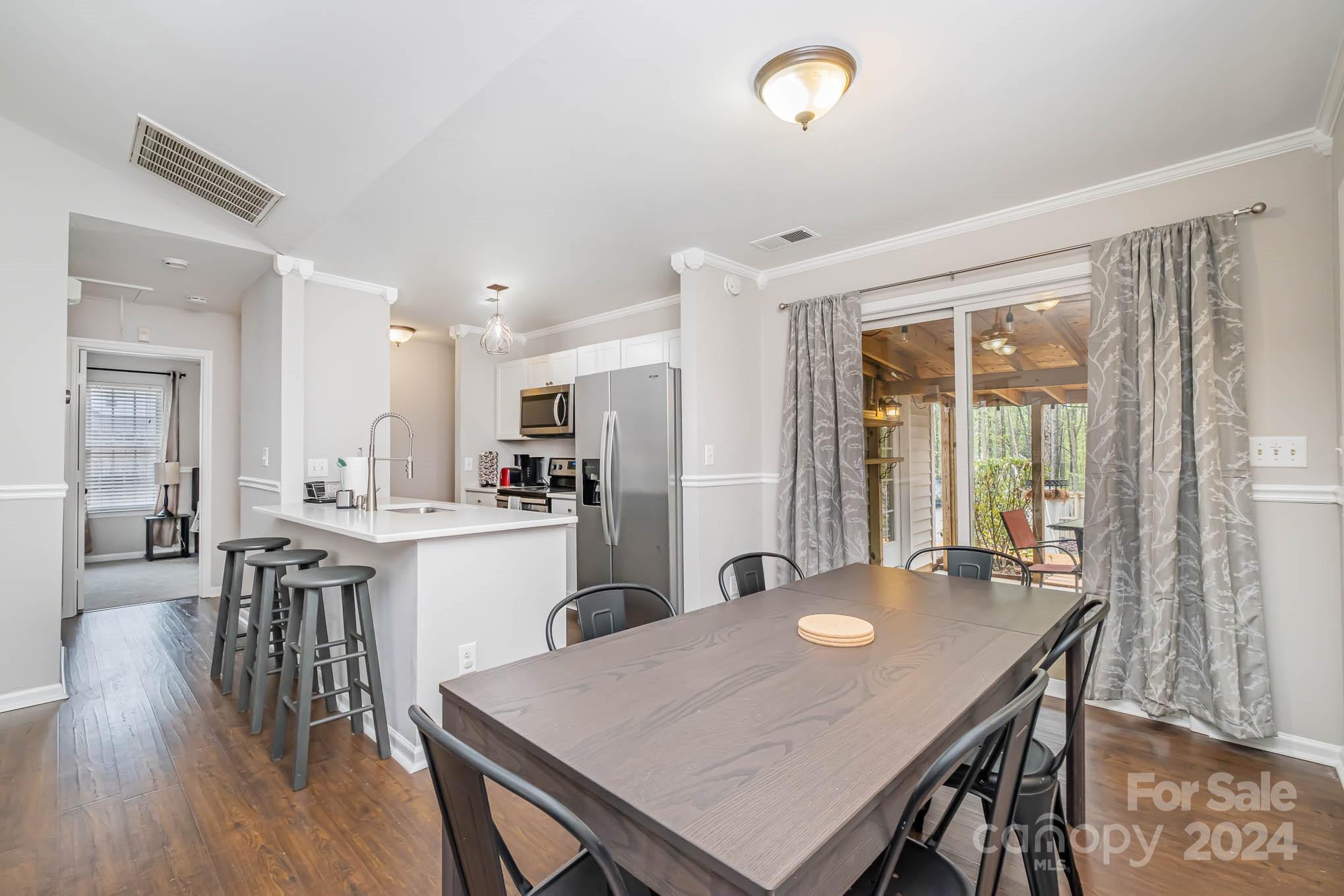 Ivy Meadows - Residential