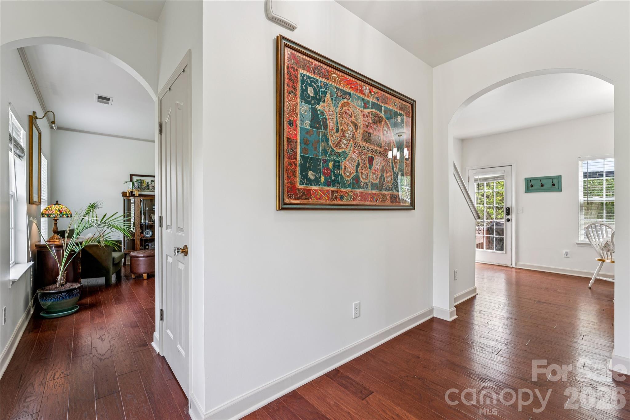 1042 Arrowhead Drive SE