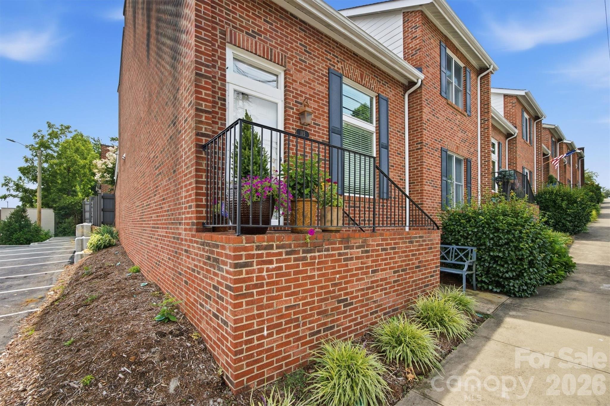 115 W Meeting Street