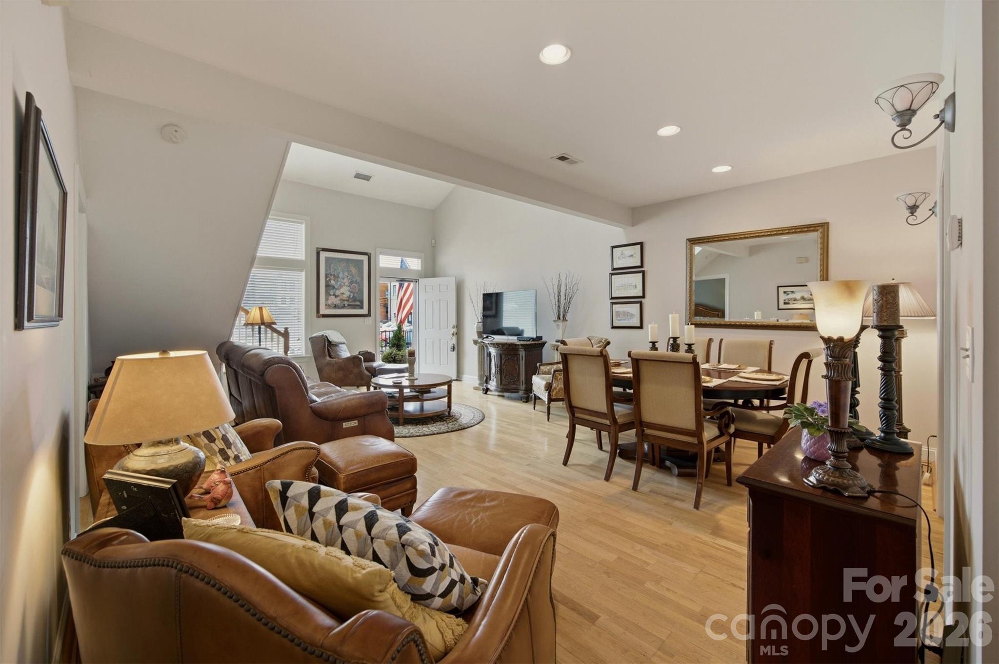 115 W Meeting Street