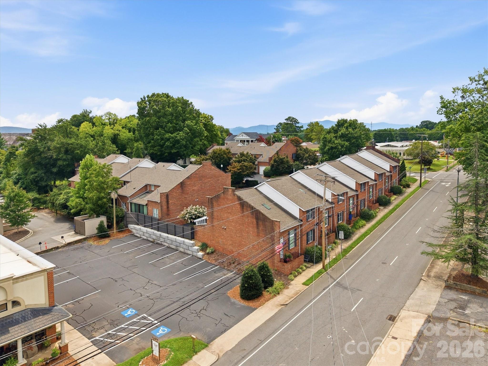115 W Meeting Street