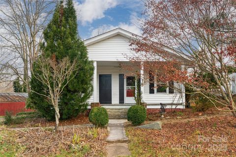 Photo of 40 Jonestown Road, Asheville, NC 28804 (MLS # 4328700)