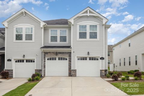 13327 Savaine Street Charlotte NC 28278