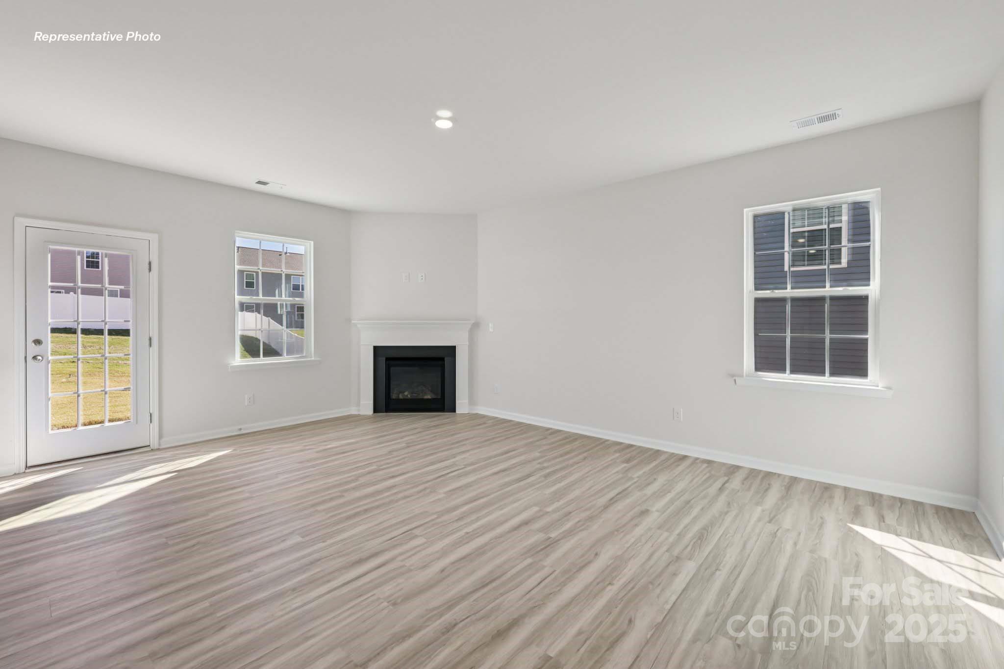 The Hamptons at Hickory - Residential