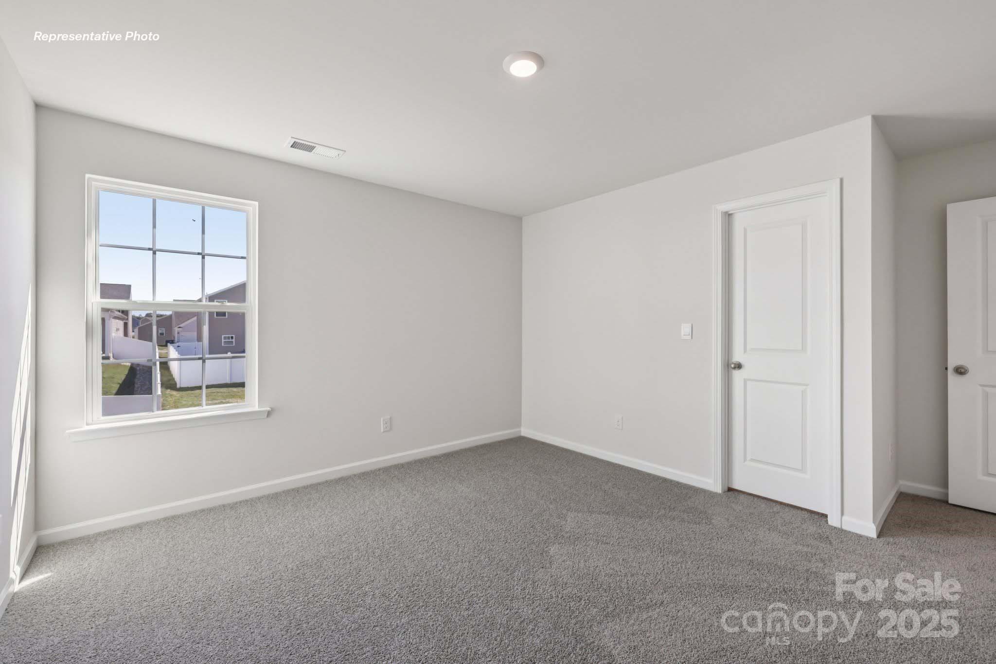 The Hamptons at Hickory - Residential