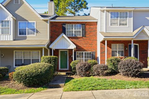 Photo of 3015 Summercroft Lane, Charlotte, NC 28269 (MLS # 4337143)