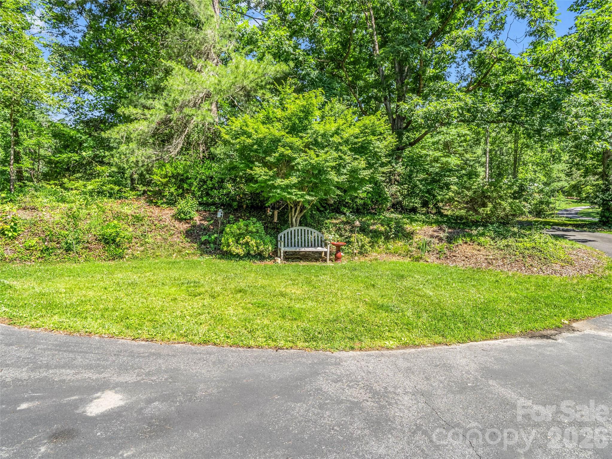 52 Forest Road