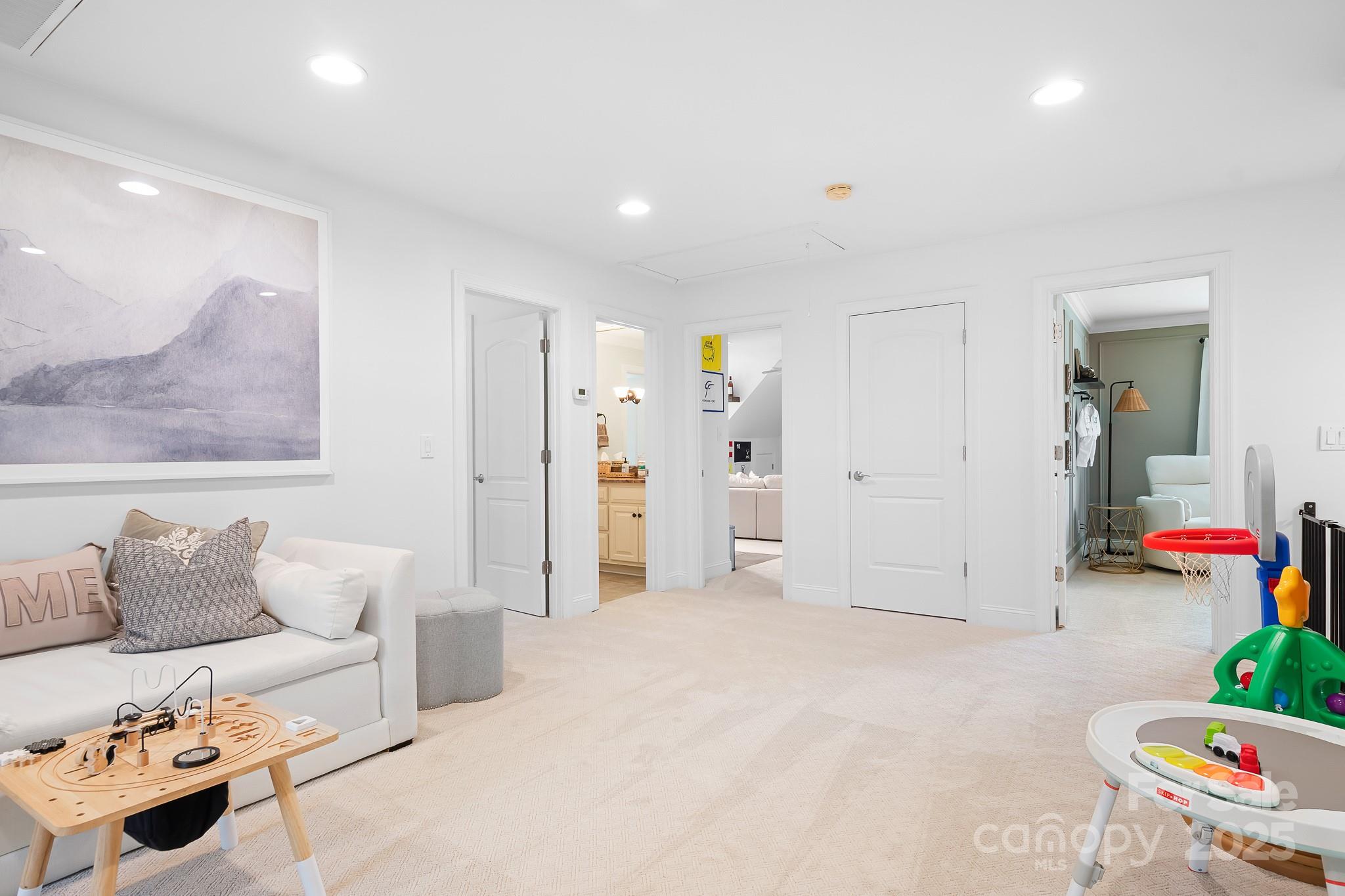 Treetops At Cowans Ford - Residential