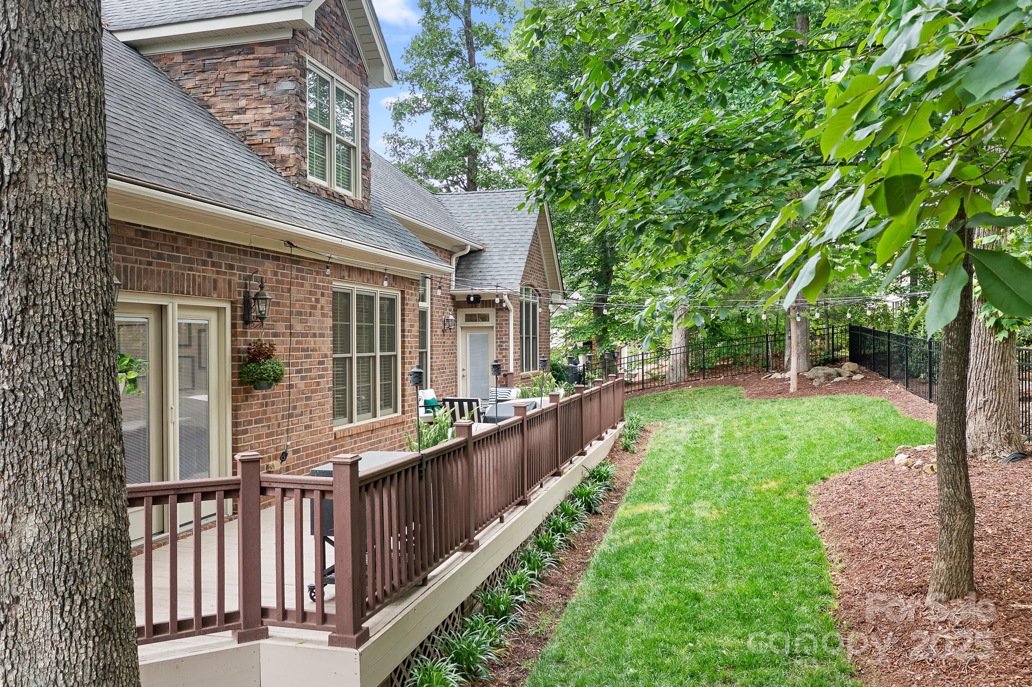 Treetops At Cowans Ford - Residential