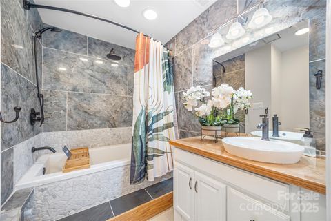 2710 Von Thuringer Court Charlotte NC 28210