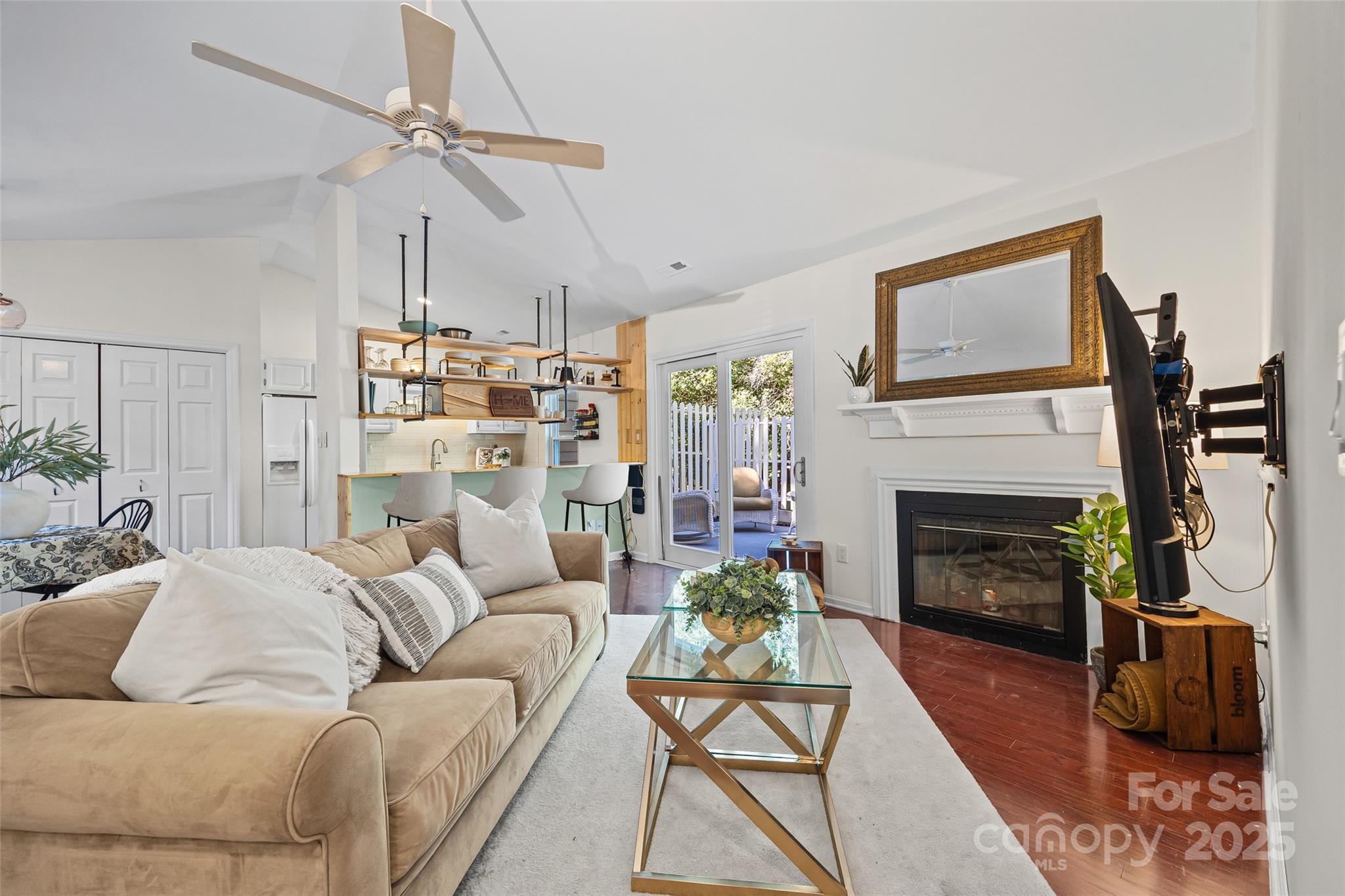 2710 Von Thuringer Court