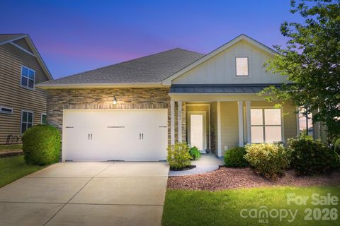 Photo of 261 Stone Mountain Way, Denver, NC 28037 (MLS # 4380348)