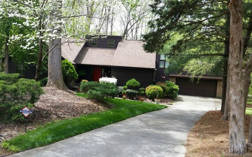 Beautifully maintained and nicely updated contemporary located on a private cul-du-sac wooded lot close to Ballantyne. Enormous Rec Room over the garage.  Updated Kitchen with stainless steel appliances. Master Bath updated with seamless shower.  Home features 2000 sq.ft of decking with 5 levels where the outdoors becomes part of the living experience. Wooded lot with mature canopy that backs up to McMullen Creek Greenway. Large 2 car garage with plenty of room for shop/storage