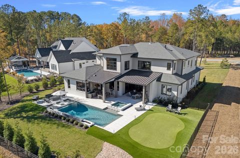 Photo of 21119 Vandrake Circle, Davidson, NC 28036 (MLS # 4348911)