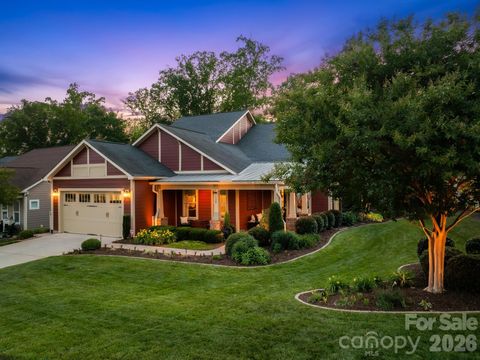 Photo of 124 Chimney Rock Court, Denver, NC 28037 (MLS # 4386124)
