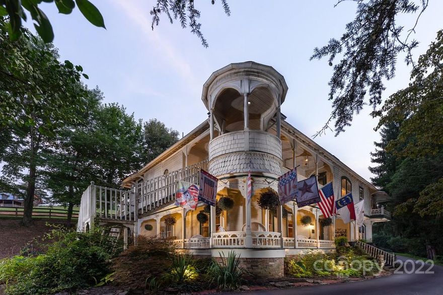 Historic 1885 Victorian Inn on 11 acres with 6 rental cabins. Gorgeous property with mountain view. Outdoor wedding / event space for 100 people. Rolling hills and well-maintained property.