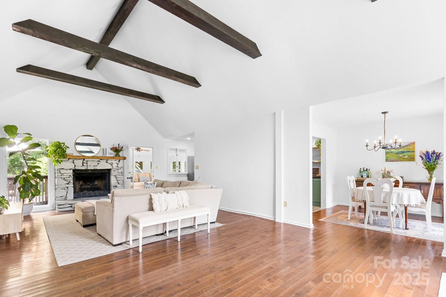 8 Briarwood Lane