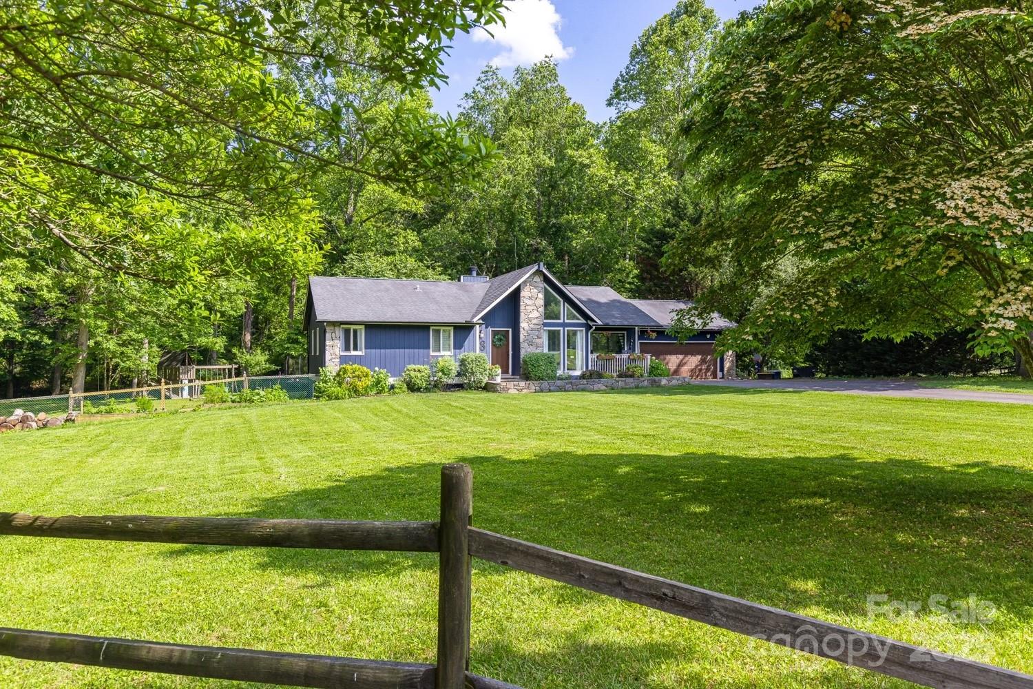 8 Briarwood Lane