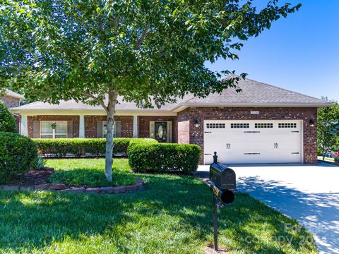 Single Family Residence in Denver NC 7228 Kenyon Drive.jpg