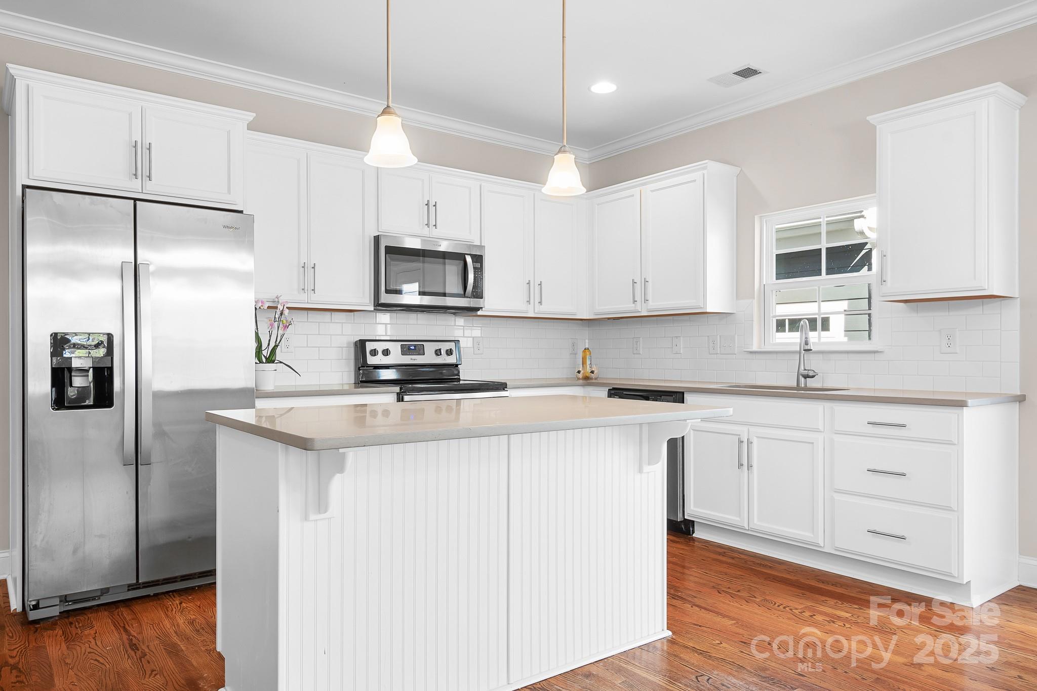 2363 Shanklin Lane S