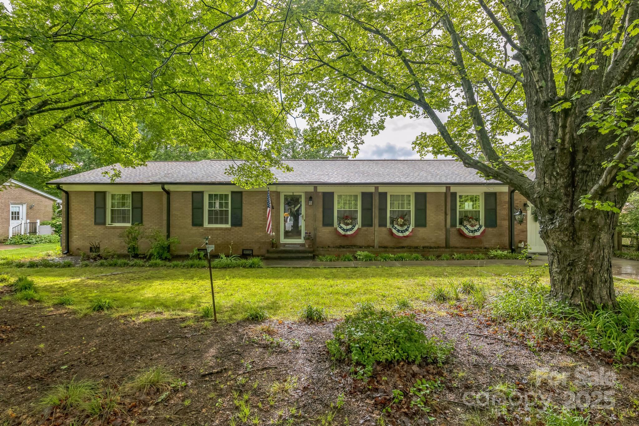 1005 Fieldstone Road