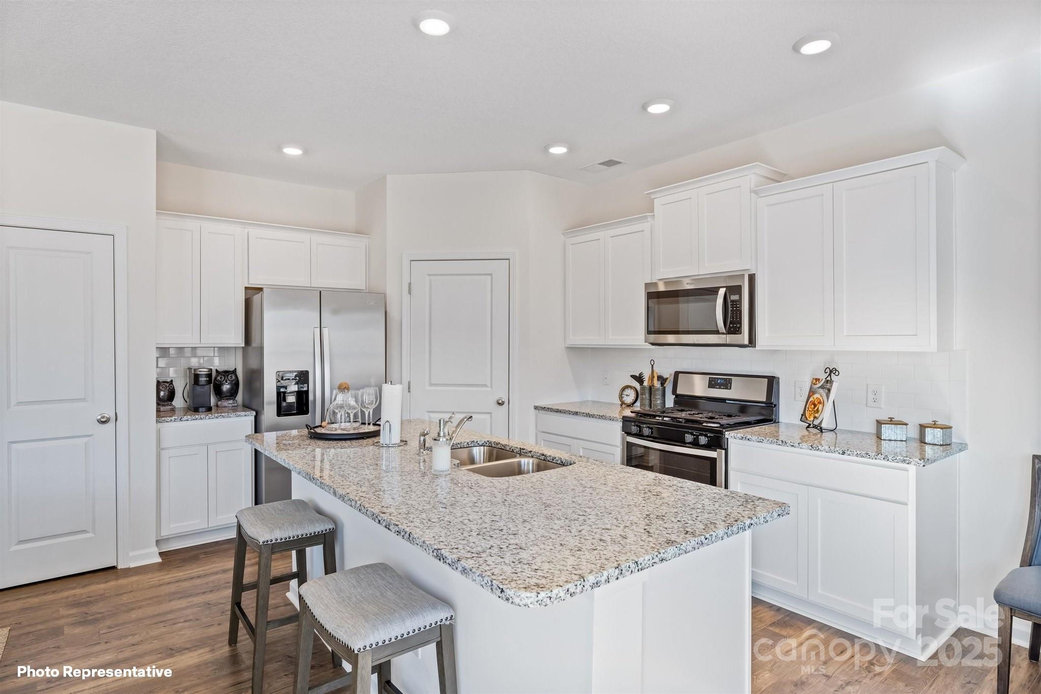 The Hamptons at Hickory - Residential