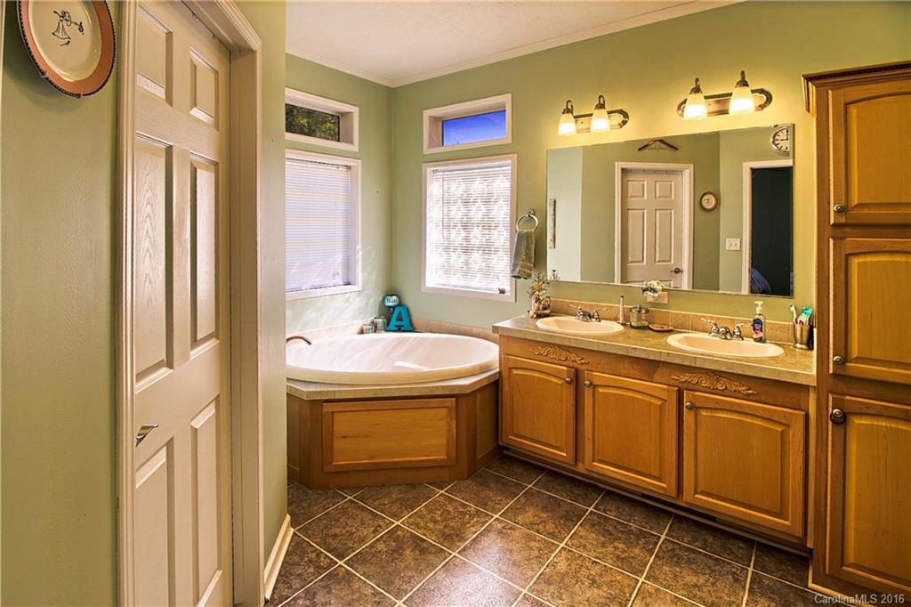 Pilot Mountain Estates - Residential