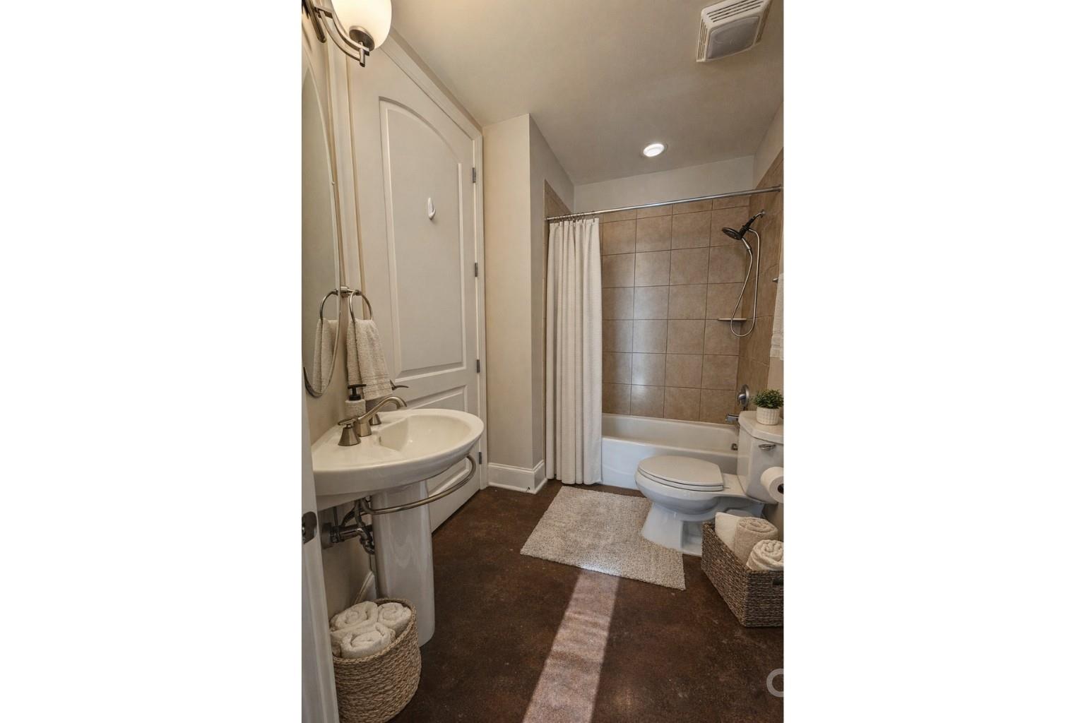 28th Row - Residential