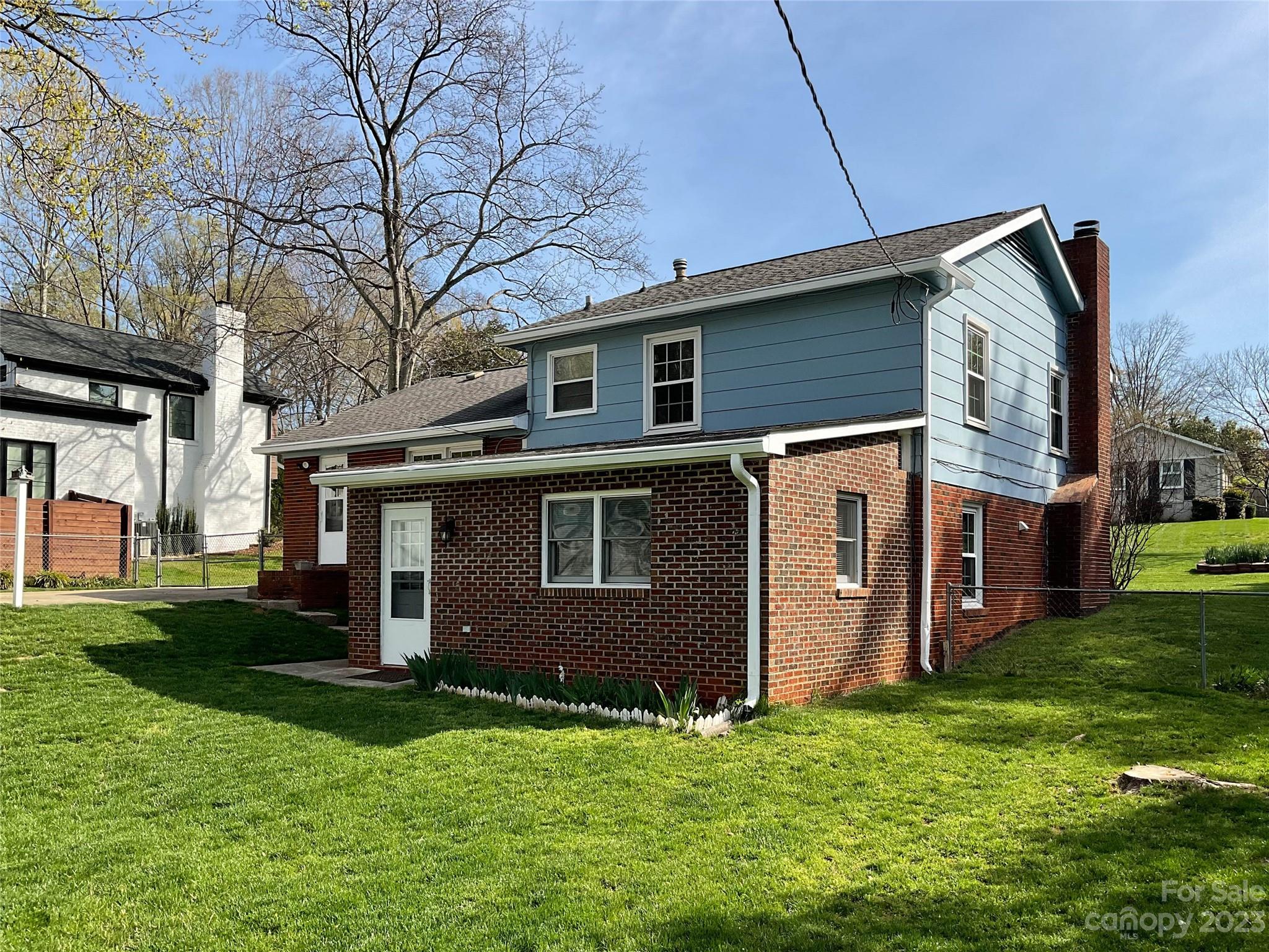 Laurelwood - Residential