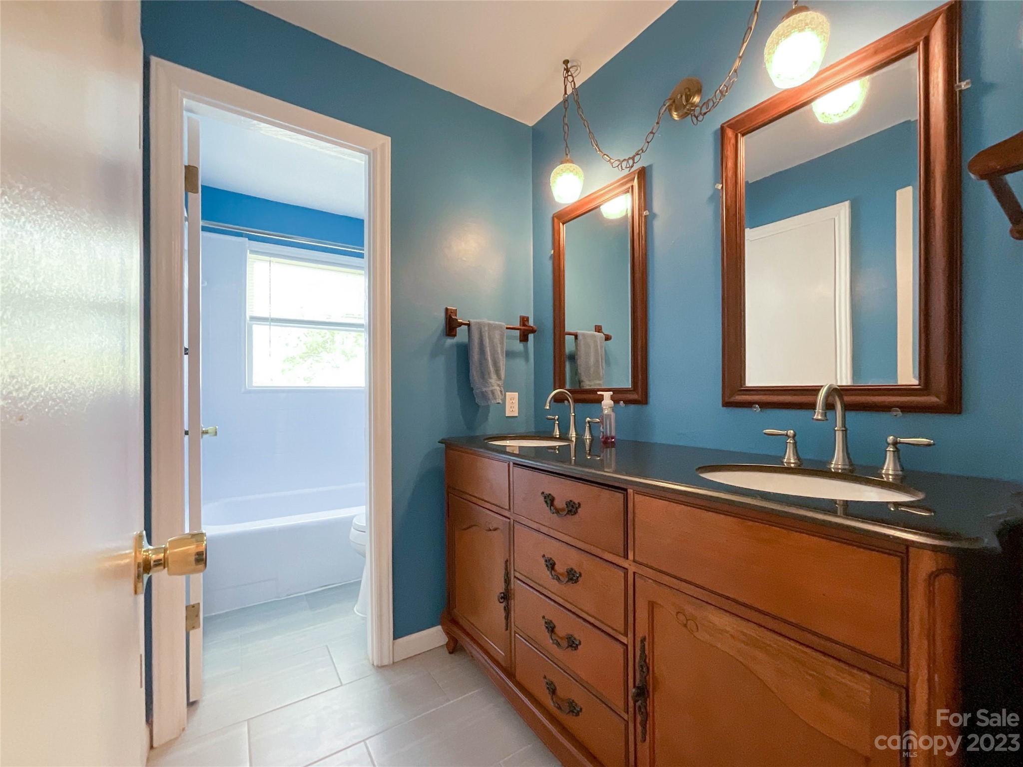 Laurelwood - Residential