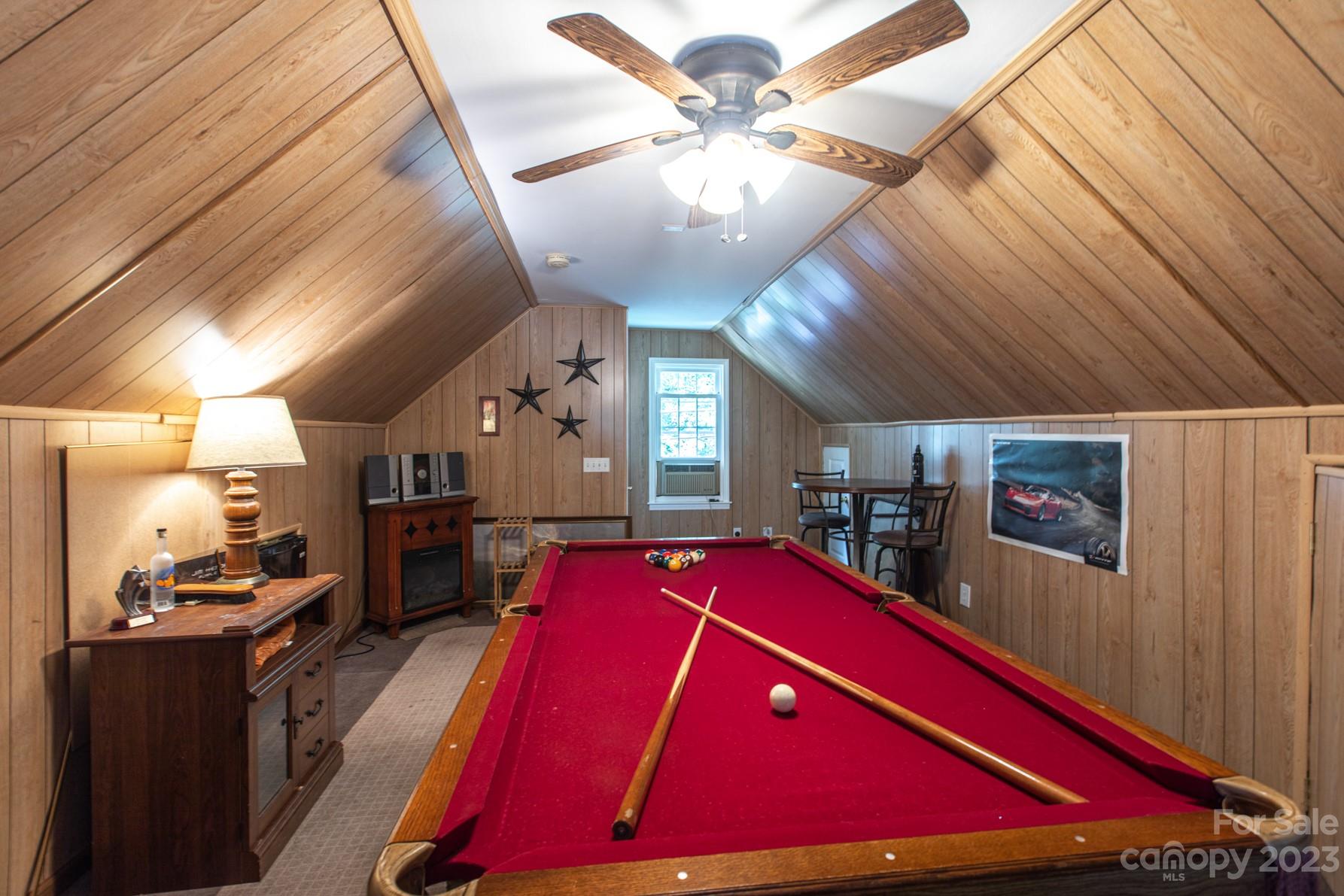 Laurelwood - Residential