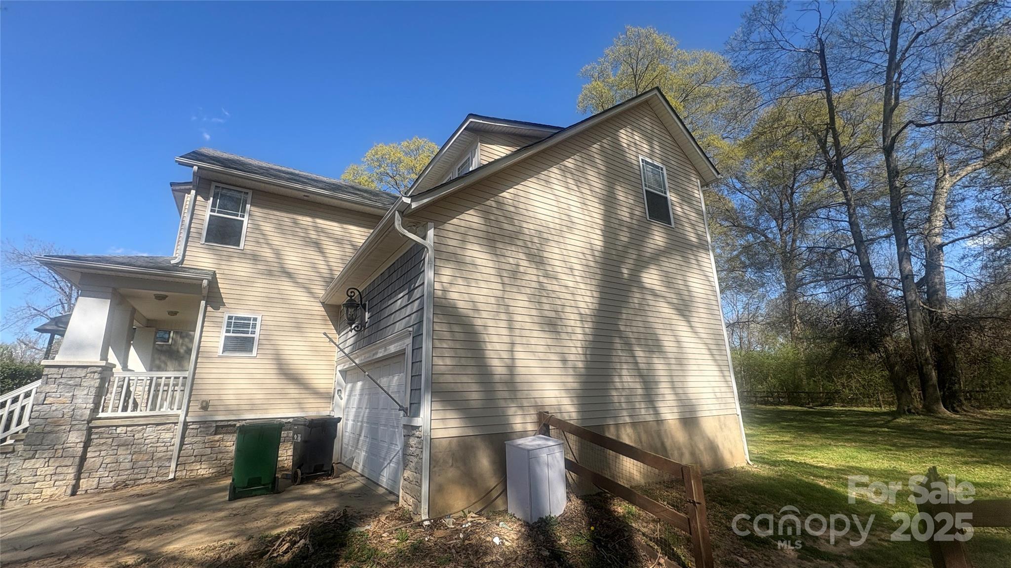 1134 Riverside Drive