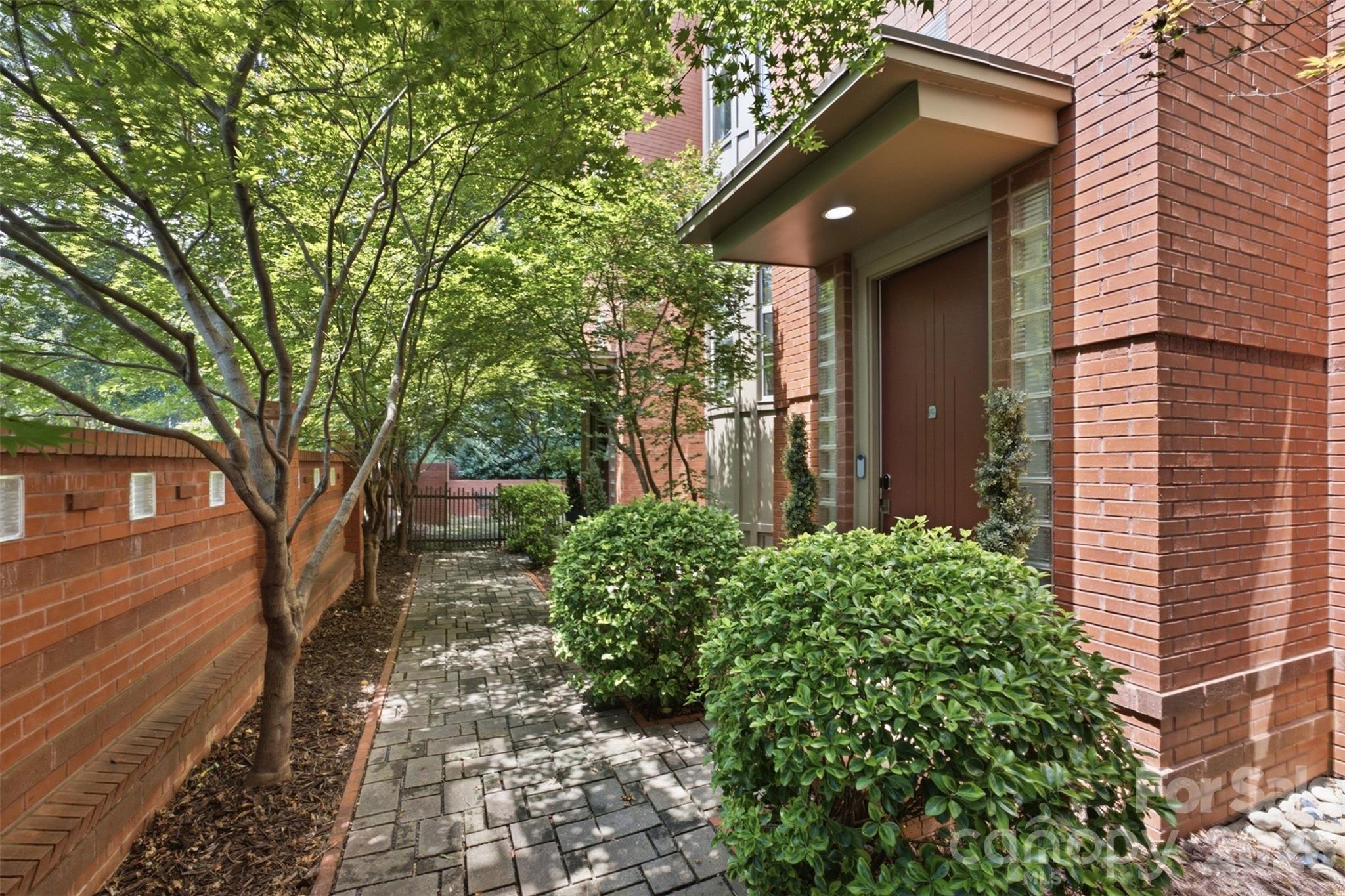 1938 Scott Avenue